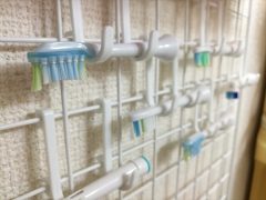 電動歯ブラシの替えブラシ収納を100均のワイヤーラックにしたらオシャレで清潔だった